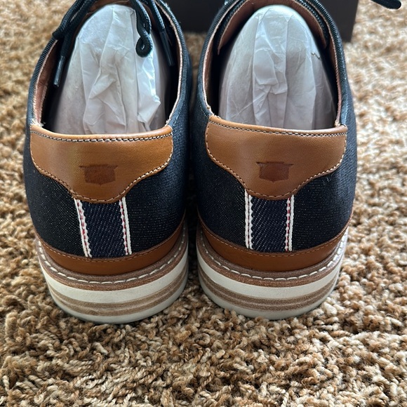 Florsheim Black and Tan Oxfords Size 10.5 M. NEW IN BOX main image 5